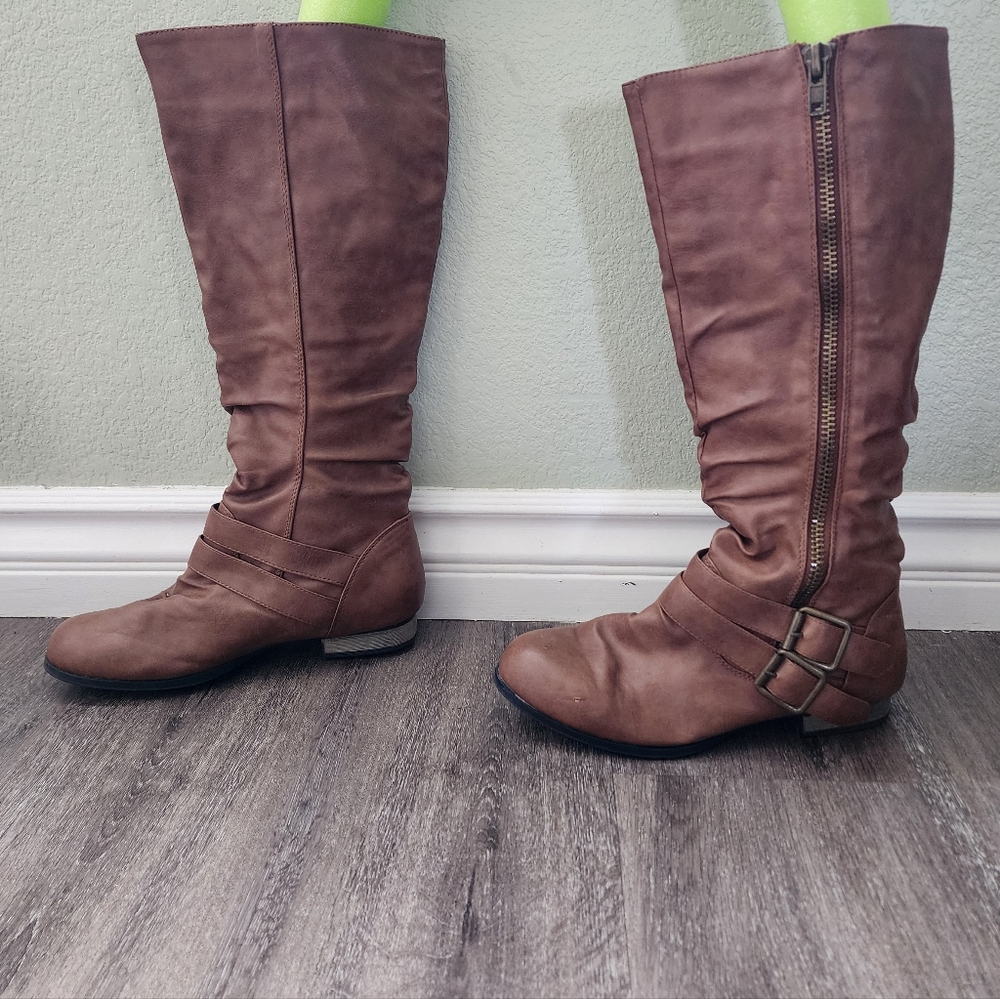 Y2K - Brown Women's Zip-up Boots with Buckle Design - Size: 7.5